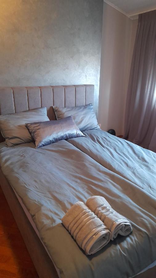 Apartment Maras Пореч Екстер'єр фото
